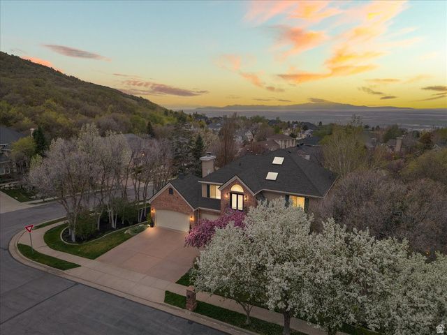 1095 E MARIWOOD CIR, North Salt Lake, UT 84054