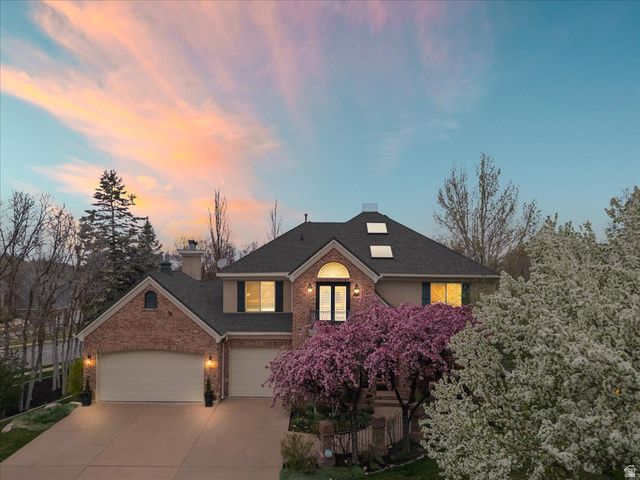 1095 E MARIWOOD CIR, North Salt Lake, UT 84054
