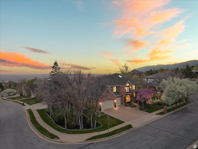 1095 E MARIWOOD CIR, North Salt Lake, UT 84054
