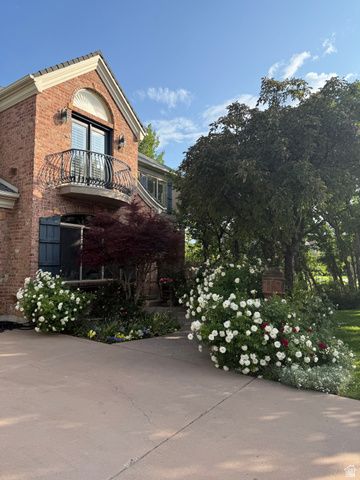 1095 E MARIWOOD CIR, North Salt Lake, UT 84054