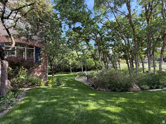 1095 E MARIWOOD CIR, North Salt Lake, UT 84054