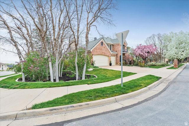 1095 E MARIWOOD CIR, North Salt Lake, UT 84054