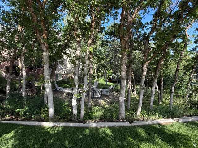 1095 E MARIWOOD CIR, North Salt Lake, UT 84054