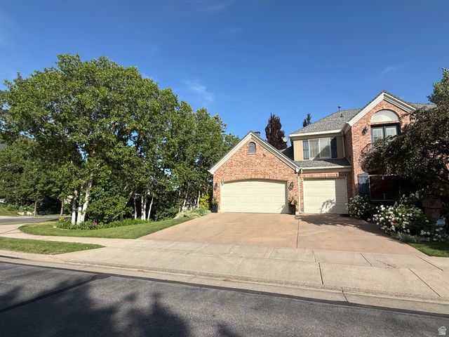 1095 E MARIWOOD CIR, North Salt Lake, UT 84054