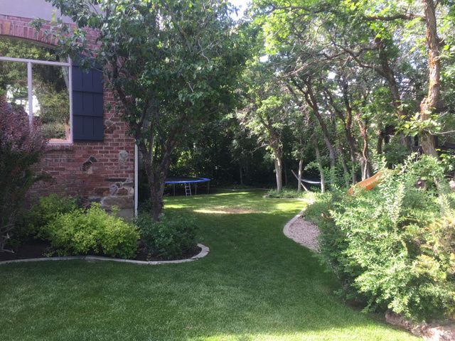 1095 E MARIWOOD CIR, North Salt Lake, UT 84054