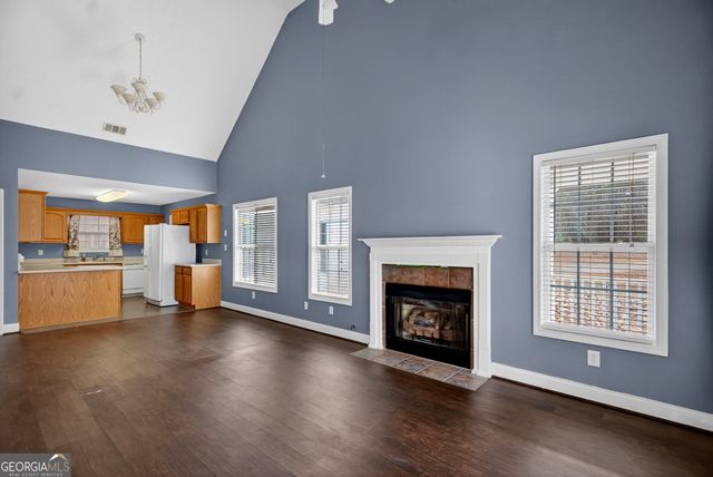 107 Waters Edge Drive, Lagrange, GA 30240