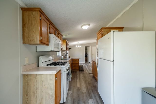 33047 Finestead Drive, Granger, IA 50109