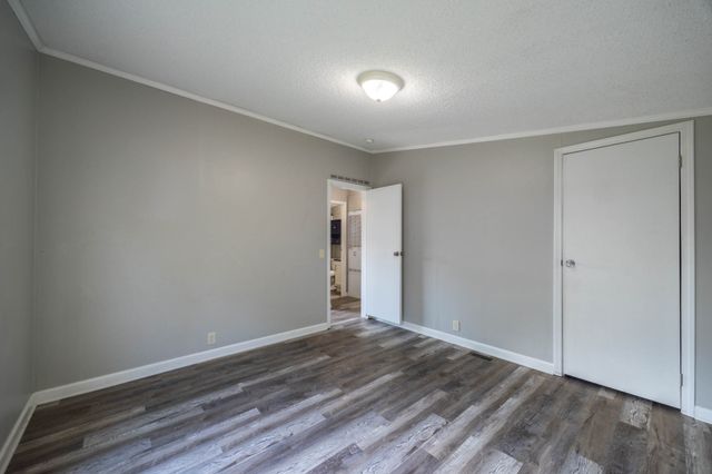 33047 Finestead Drive, Granger, IA 50109