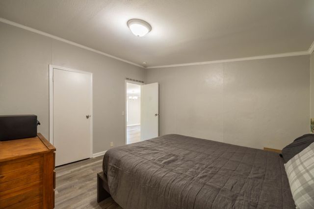 33047 Finestead Drive, Granger, IA 50109