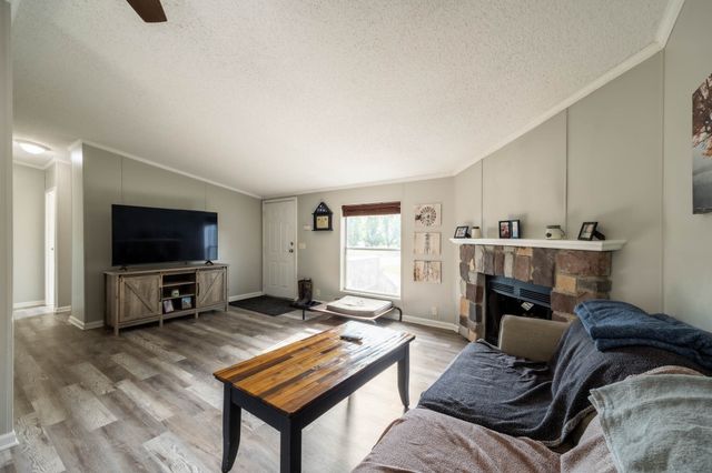 33047 Finestead Drive, Granger, IA 50109