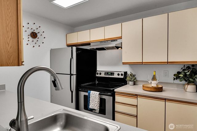17122 44th Avenue W #D 105, Lynnwood, WA 98037