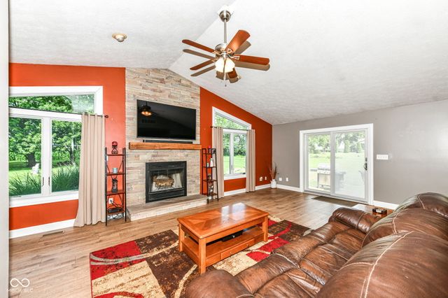 110 N 600 E, Greenfield, IN 46140