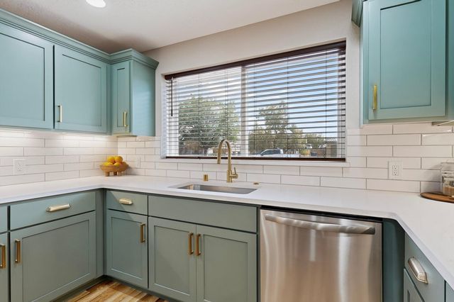 1423 Van Cleave Road NW, Albuquerque, NM 87107