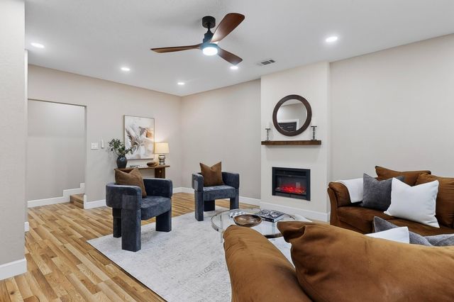 1423 Van Cleave Road NW, Albuquerque, NM 87107