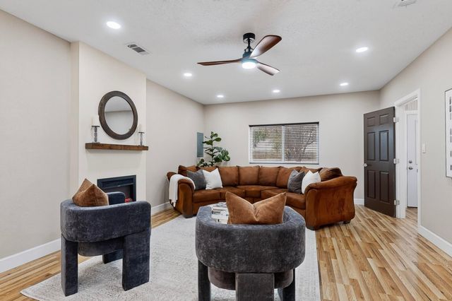 1423 Van Cleave Road NW, Albuquerque, NM 87107