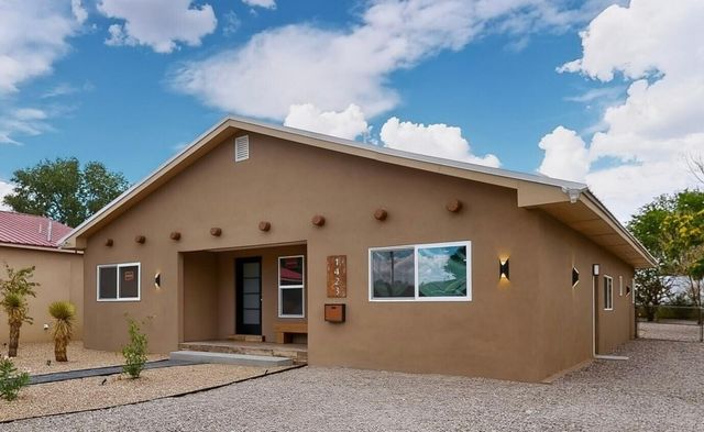1423 Van Cleave Road NW, Albuquerque, NM 87107