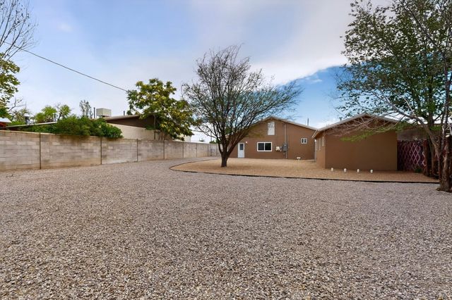 1423 Van Cleave Road NW, Albuquerque, NM 87107