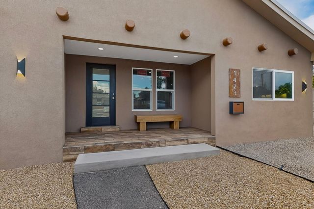 1423 Van Cleave Road NW, Albuquerque, NM 87107