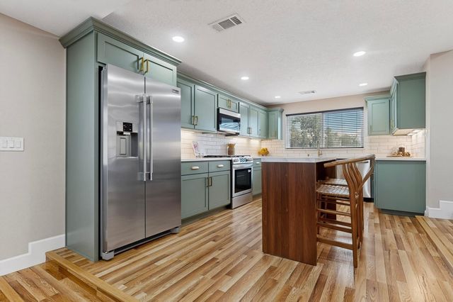 1423 Van Cleave Road NW, Albuquerque, NM 87107