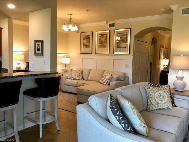 9834 Giaveno 1732, Naples, FL 34113