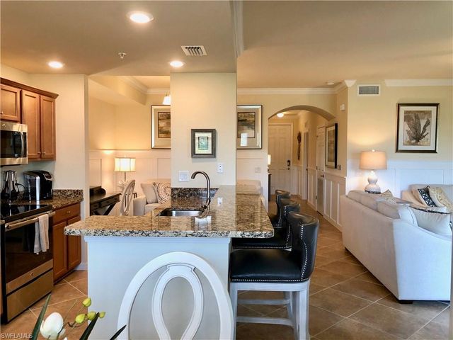 9834 Giaveno 1732, Naples, FL 34113