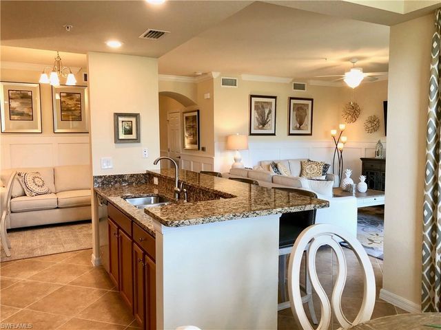 9834 Giaveno 1732, Naples, FL 34113