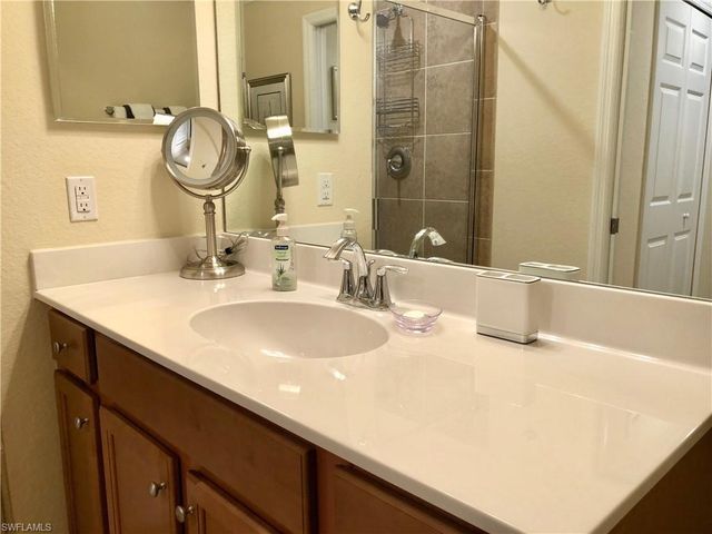 9834 Giaveno 1732, Naples, FL 34113