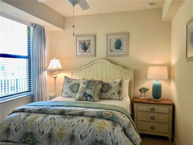 9834 Giaveno 1732, Naples, FL 34113