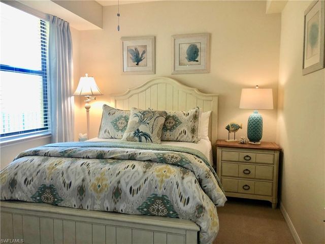 9834 Giaveno 1732, Naples, FL 34113