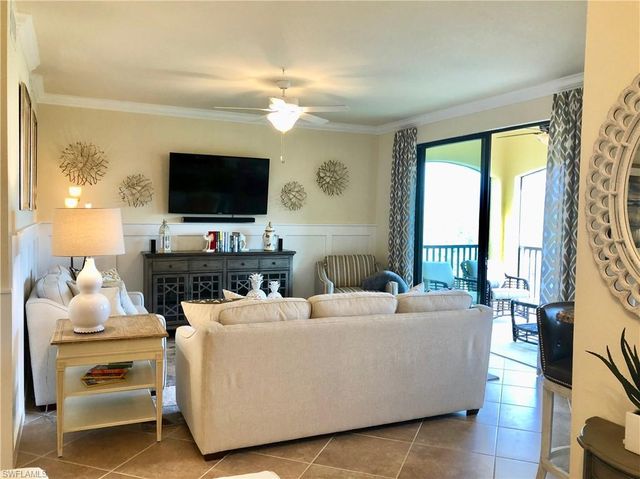 9834 Giaveno 1732, Naples, FL 34113