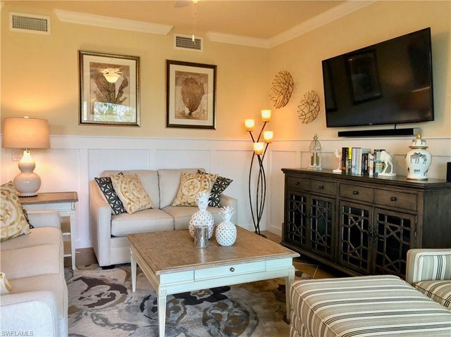 9834 Giaveno 1732, Naples, FL 34113
