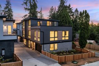 8237 122nd Avenue NE, Kirkland, WA 98033