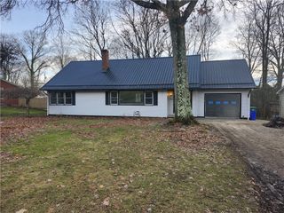 326 Frazier, Neshannock Twp, PA 16105