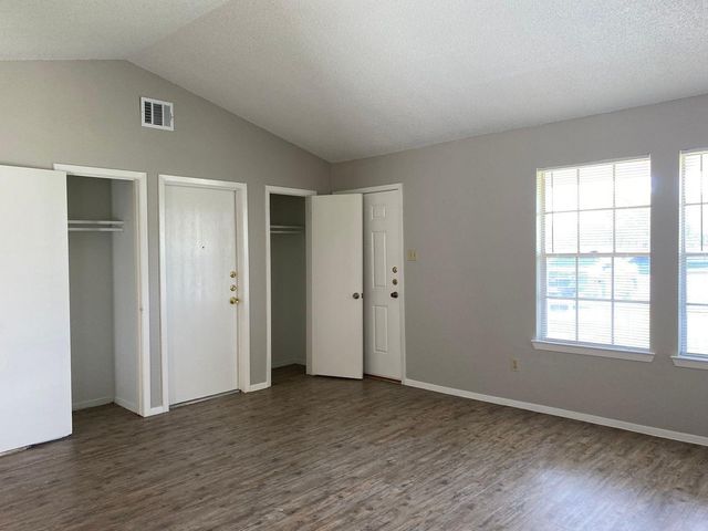 510 Willowbend CV, Round Rock, TX 78664