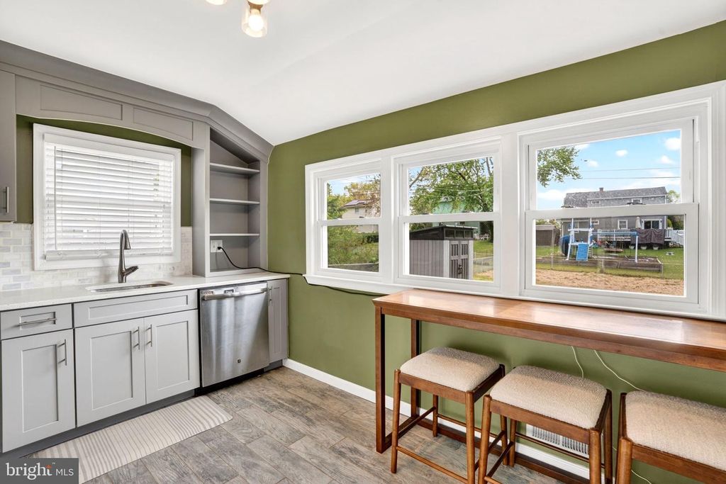 Image 10 of property listing at 9011 CARLISLE AVE, Nottingham, MD 21236