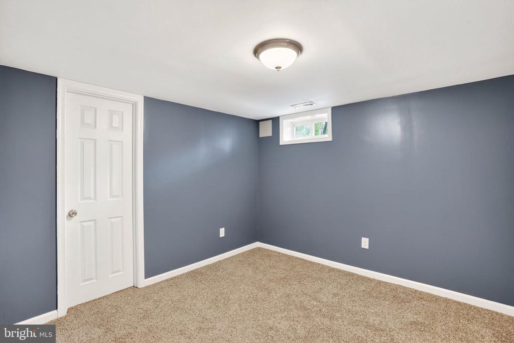 Image 23 of property listing at 9011 CARLISLE AVE, Nottingham, MD 21236