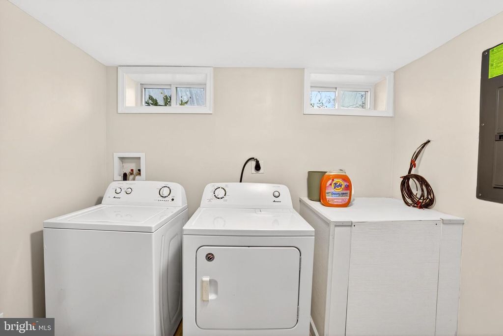 Image 27 of property listing at 9011 CARLISLE AVE, Nottingham, MD 21236