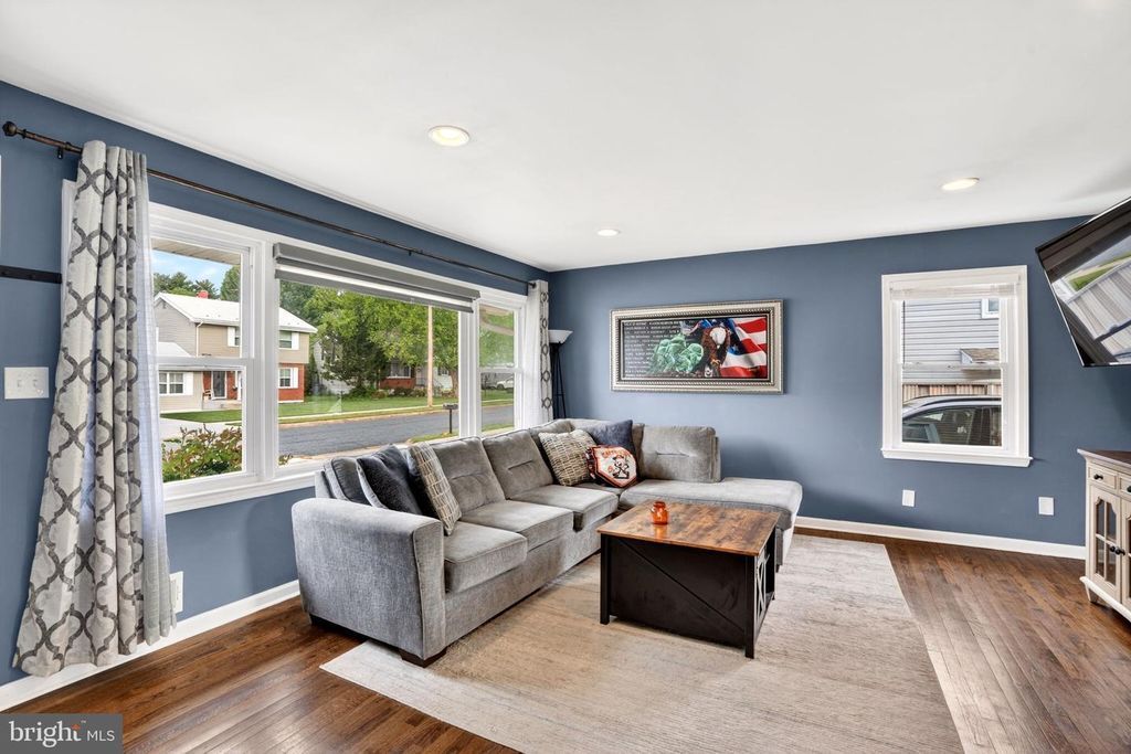 Image 5 of property listing at 9011 CARLISLE AVE, Nottingham, MD 21236