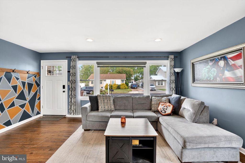 Image 7 of property listing at 9011 CARLISLE AVE, Nottingham, MD 21236