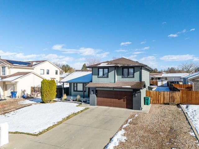 16 Ironbridge Lane, Pueblo, CO 81001