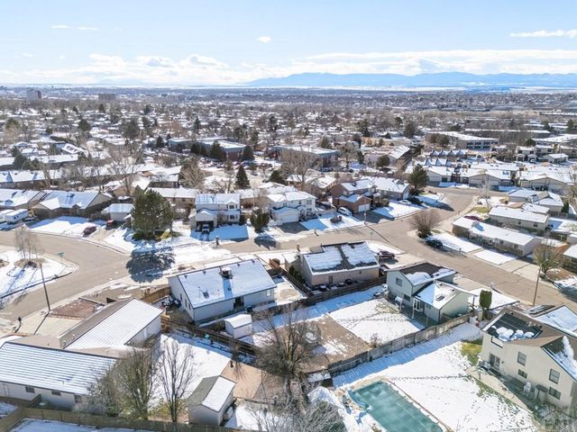 16 Ironbridge Lane, Pueblo, CO 81001