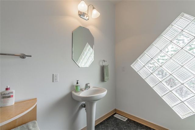 2015 Summit Circle, Norman, OK 73072