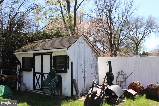 30 LANDRETH LN, Bristol, PA 19007