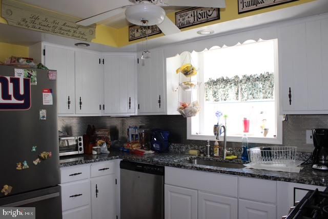 30 LANDRETH LN, Bristol, PA 19007