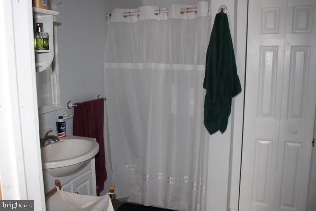 30 LANDRETH LN, Bristol, PA 19007