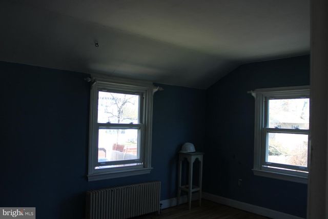 30 LANDRETH LN, Bristol, PA 19007