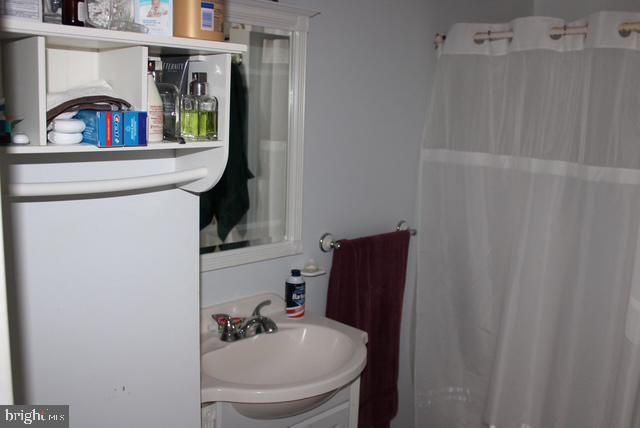 30 LANDRETH LN, Bristol, PA 19007