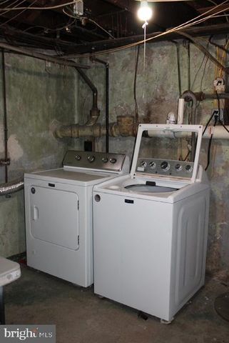 30 LANDRETH LN, Bristol, PA 19007