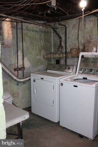 30 LANDRETH LN, Bristol, PA 19007