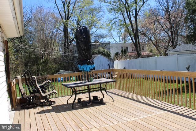 30 LANDRETH LN, Bristol, PA 19007